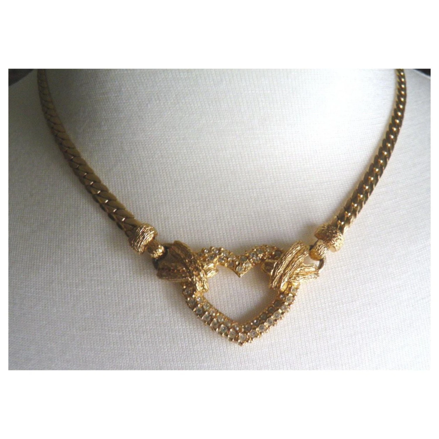 Christian Dior Colliers Doré 8 Christian Dior Colliers Doré – Image 8