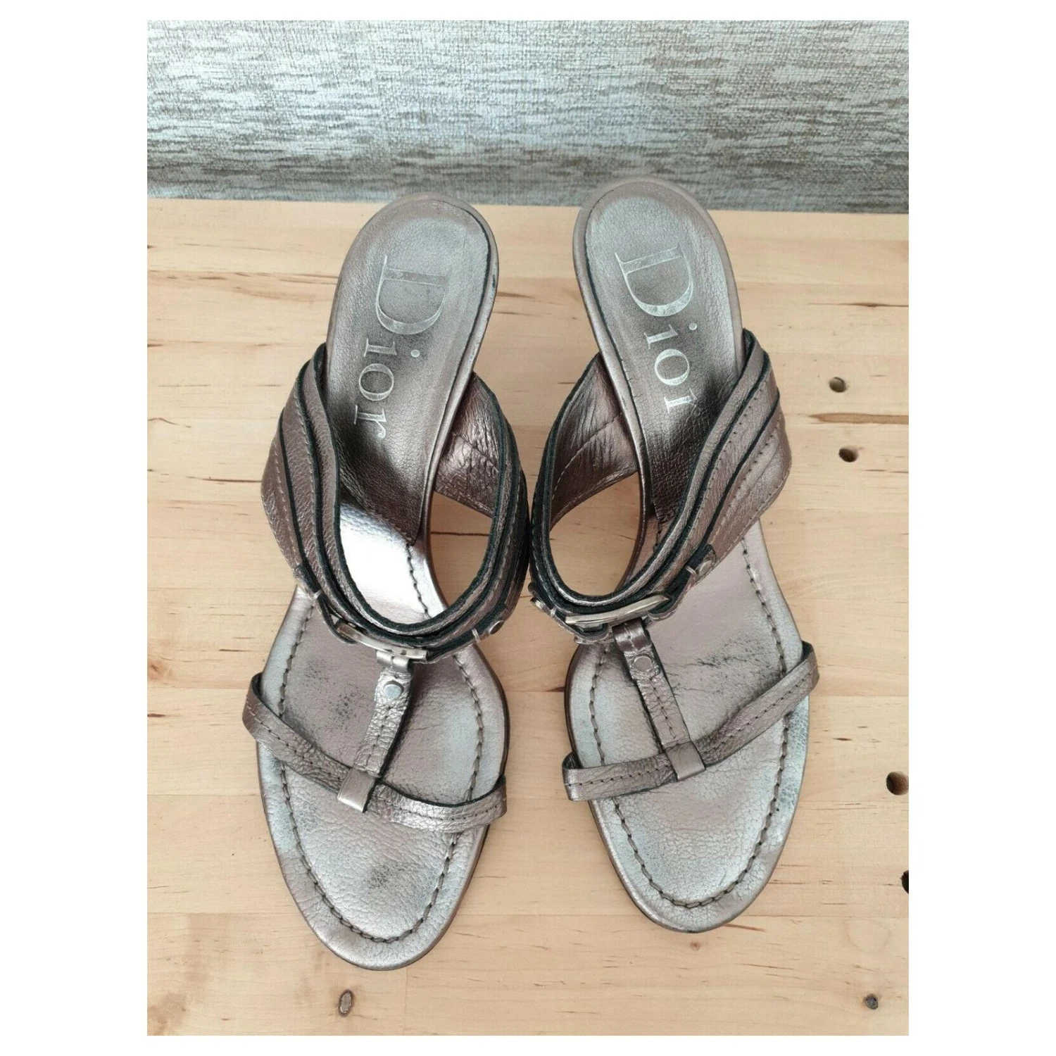 Mules Christian Dior En Bronze Métallisé 2 Mules Christian Dior En Bronze Métallisé – Image 2