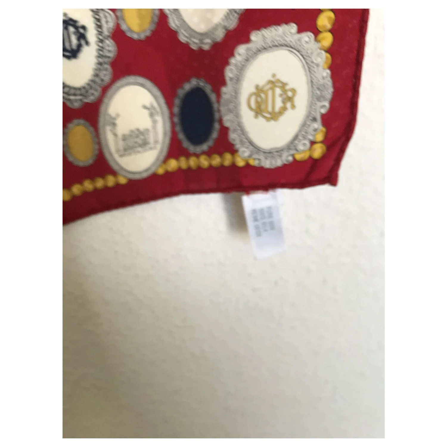Christian Dior Foulards De Soie Rouge 2 Christian Dior Foulards De Soie Rouge – Image 2