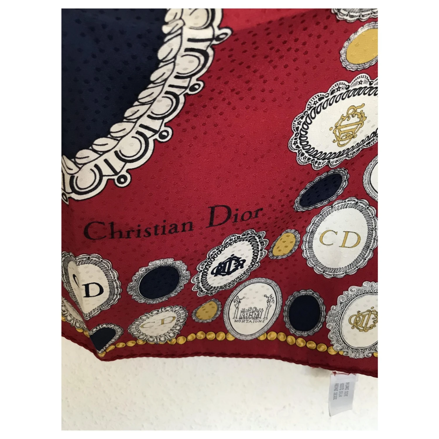 Christian Dior Foulards De Soie Rouge 3 Christian Dior Foulards De Soie Rouge – Image 3