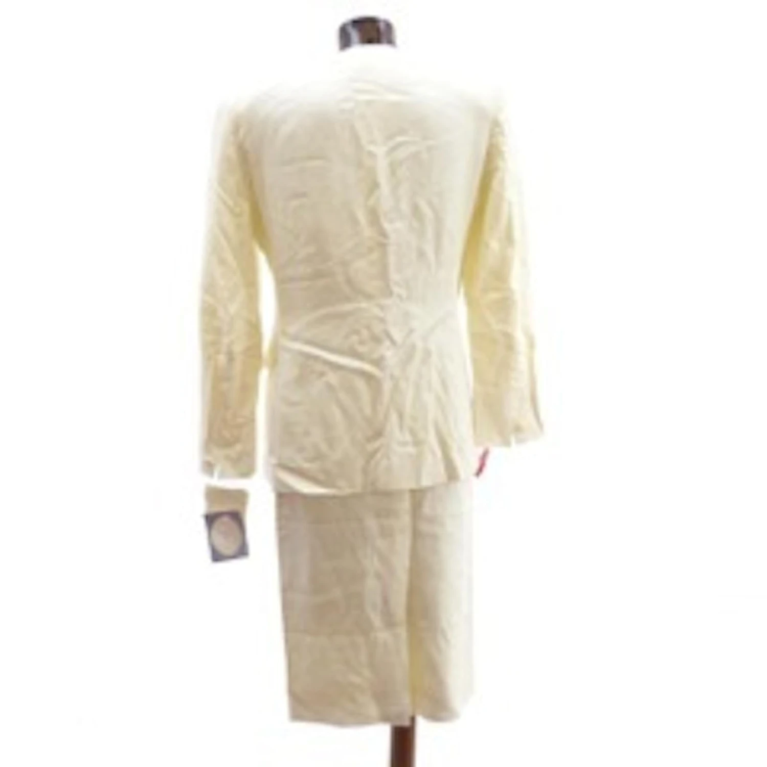 Christian Dior Tailleur / Suit Blanc Cassé 2 Christian Dior Tailleur / Suit Blanc Cassé – Image 2