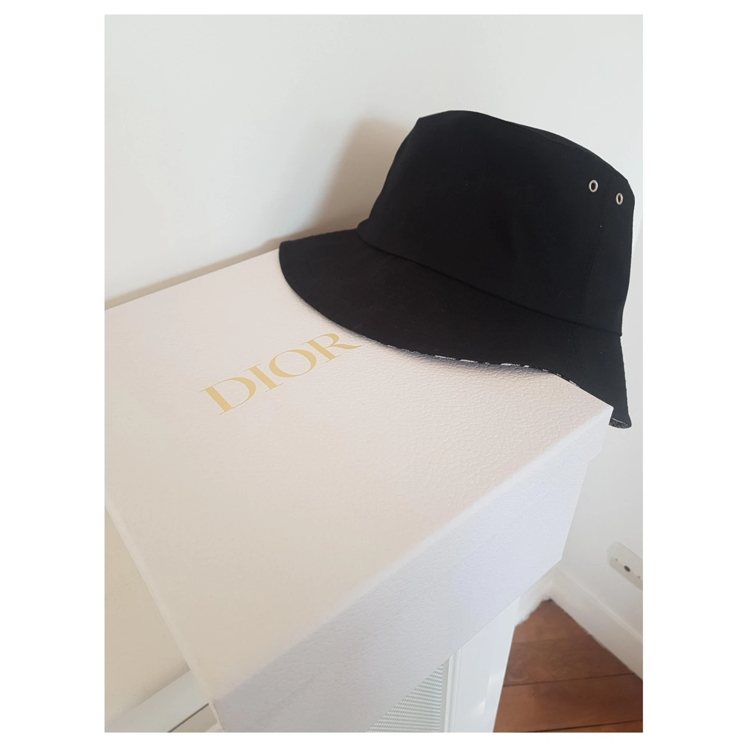 Chapeau Dior Noir 5 Chapeau Dior Noir – Image 5