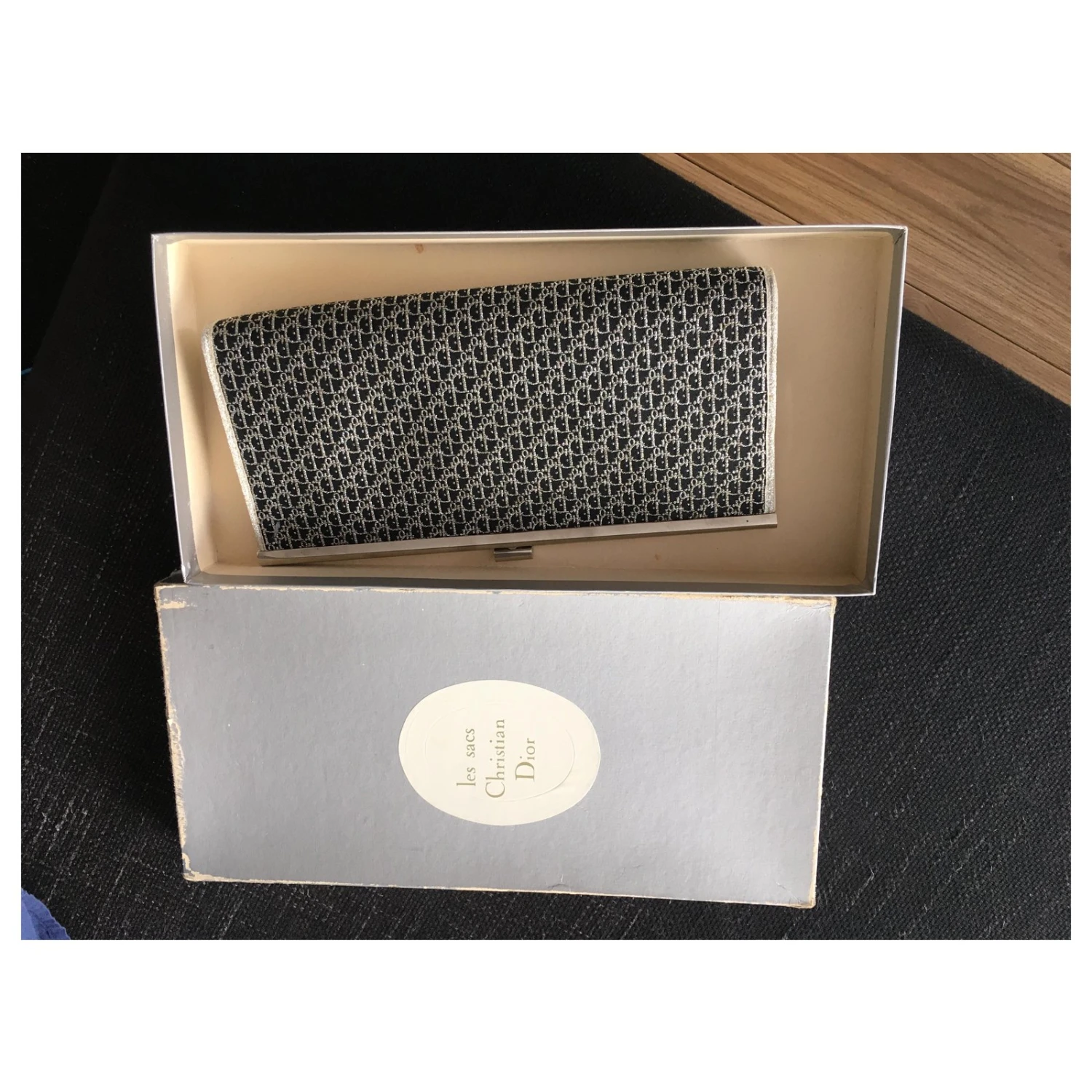 Christian Dior Pochette Exclusivement Créée Pour Une Soirée Et Personnalisée Argenté 2 Christian Dior Pochette Exclusivement Créée Pour Une Soirée Et Personnalisée Argenté – Image 2