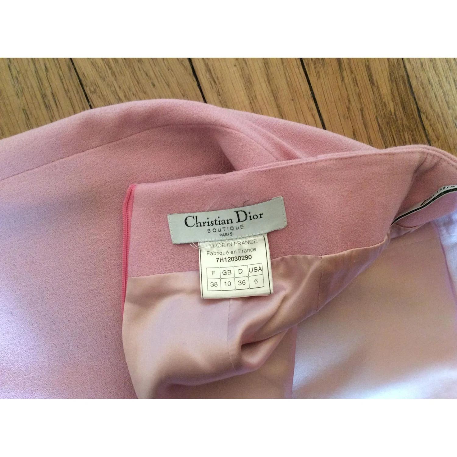 Christian Dior Jupe Fourreau Rose 4 Christian Dior Jupe Fourreau Rose – Image 4