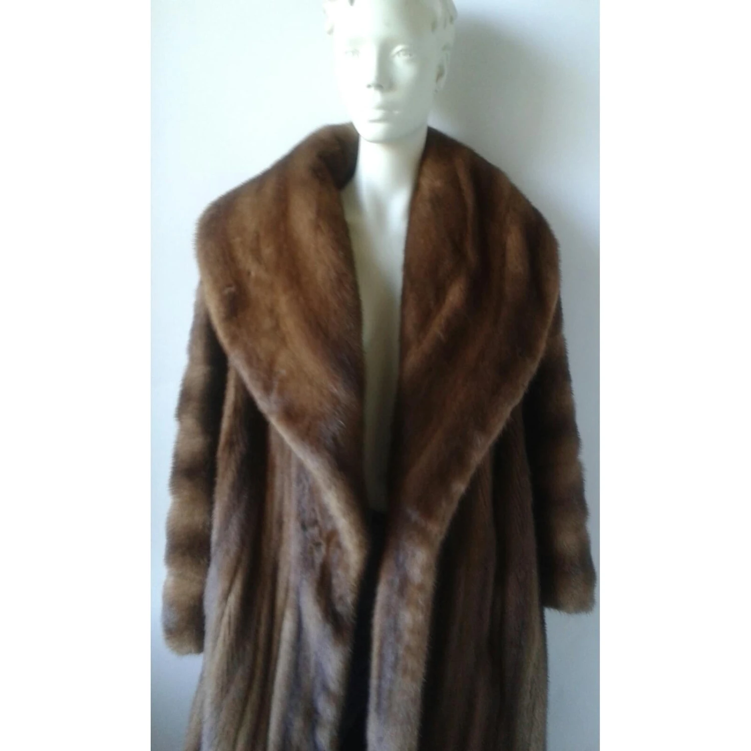 Christian Dior Long Manteau En Vison Sauvage 6 Christian Dior Long Manteau En Vison Sauvage – Image 6