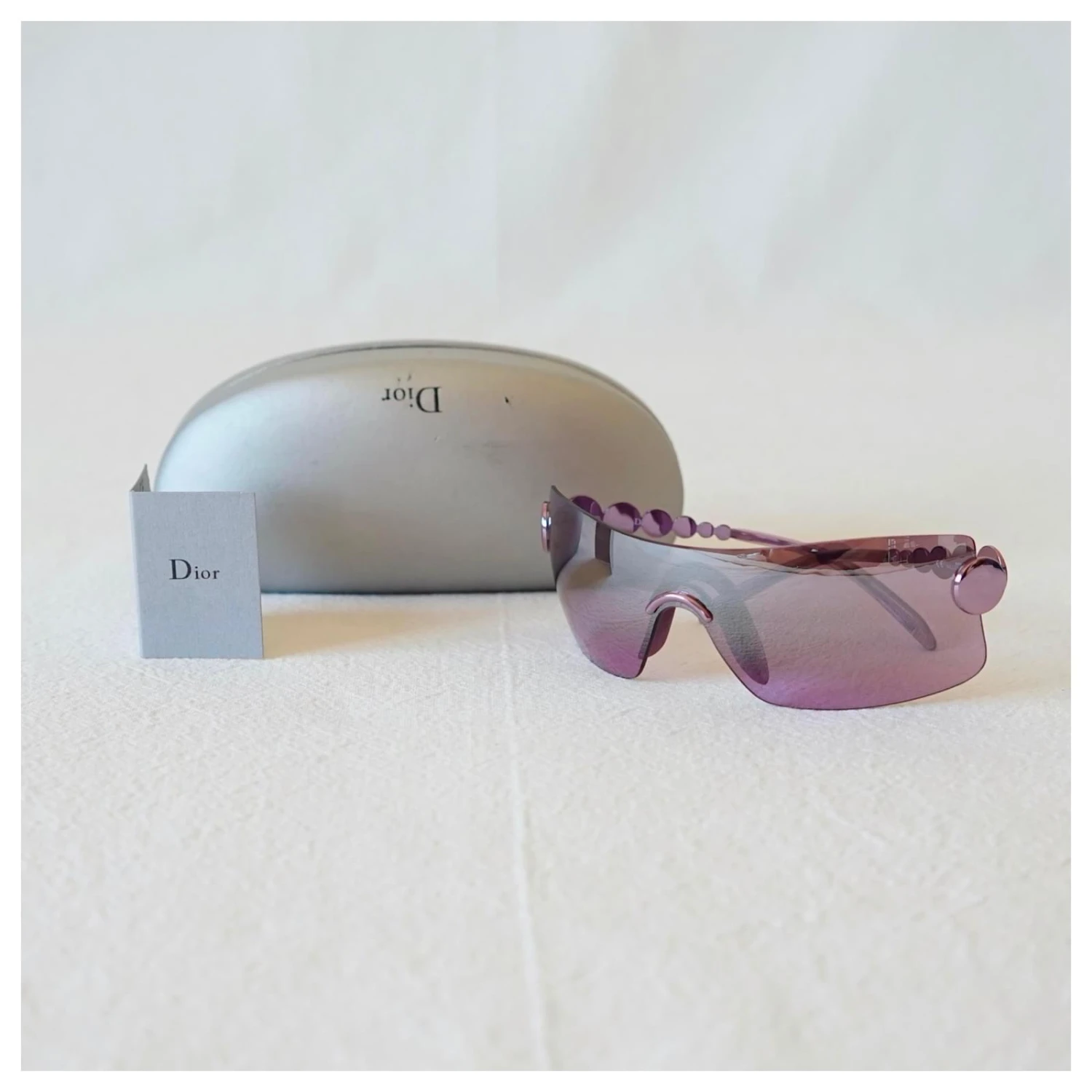 Christian Dior Des Lunettes De Soleil Violet 3 Christian Dior Des Lunettes De Soleil Violet – Image 3