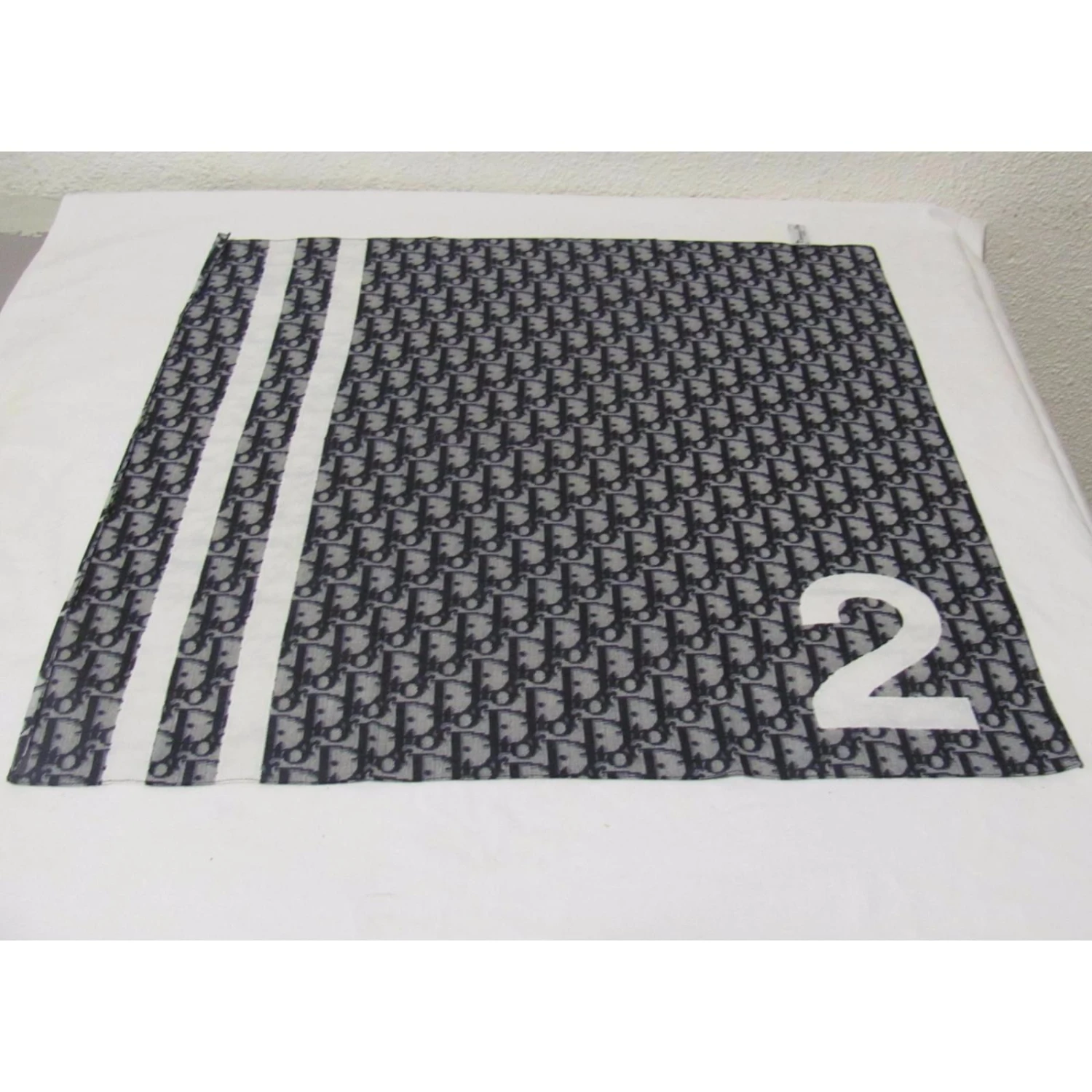 Dior Carré 3 Dior Carré – Image 3