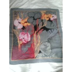 Christian Dior Carré Multicolore 6 Christian Dior Carré Multicolore -Outlet Élégance DIOR 39236 3