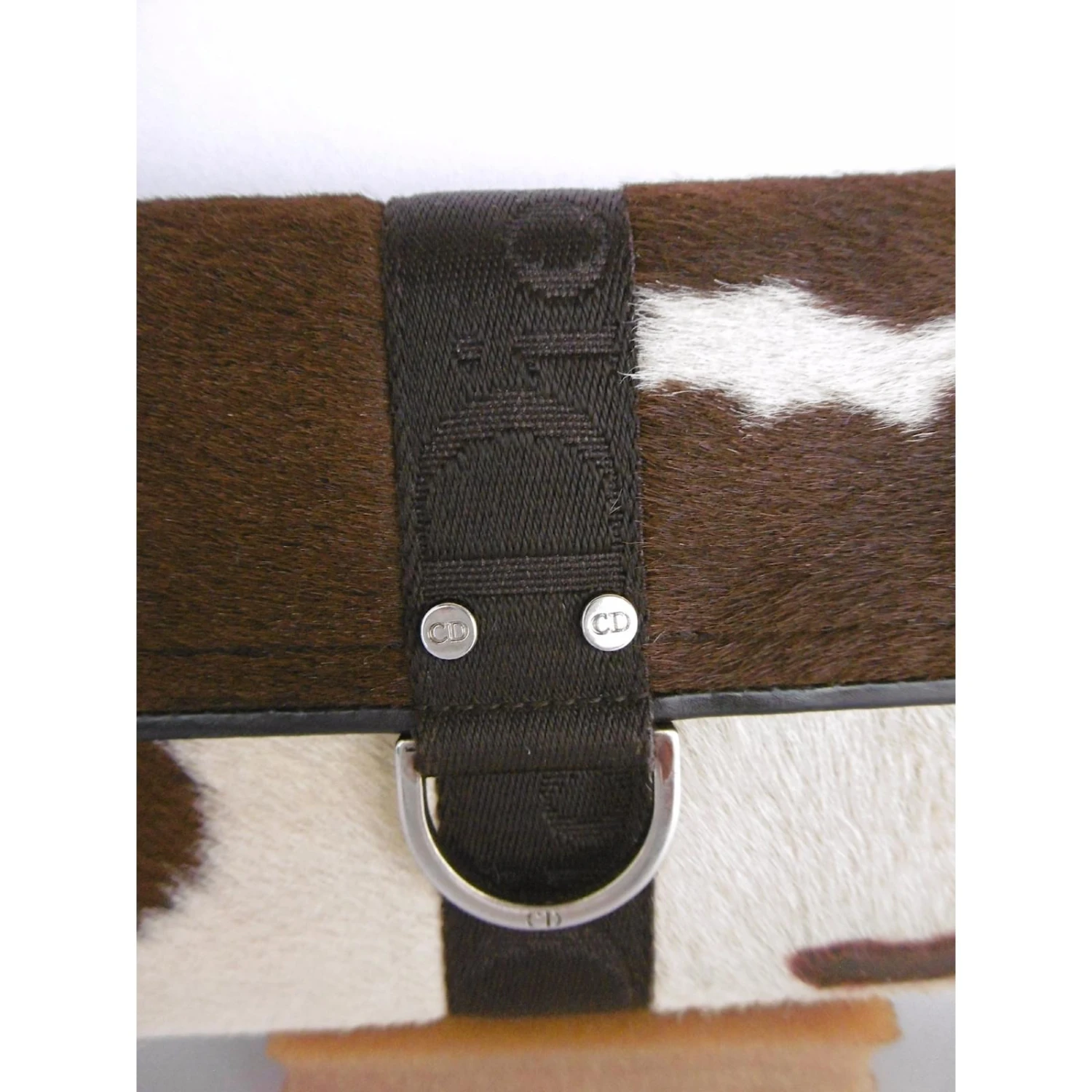 Christian Dior Long Portefeuille En Poulain Beige Imprimé Léopard Marron Foncé 7 Christian Dior Long Portefeuille En Poulain Beige Imprimé Léopard Marron Foncé – Image 7