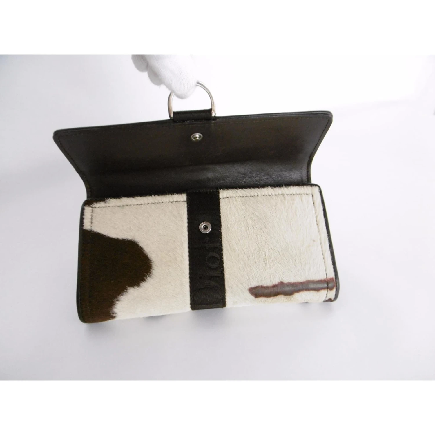 Christian Dior Long Portefeuille En Poulain Beige Imprimé Léopard Marron Foncé 9 Christian Dior Long Portefeuille En Poulain Beige Imprimé Léopard Marron Foncé – Image 9