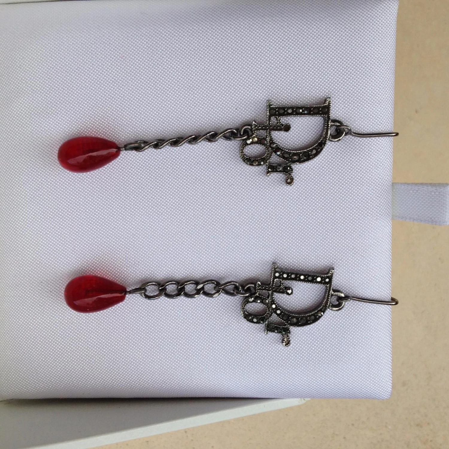 Boucles D'oreilles Pendantes DIOR Argenté 5 Boucles D'oreilles Pendantes DIOR Argenté – Image 5