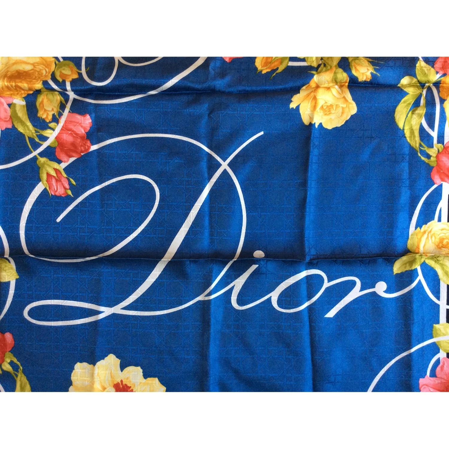 Foulard Christian Dior En Soie Multicolore 5 Foulard Christian Dior En Soie Multicolore – Image 5