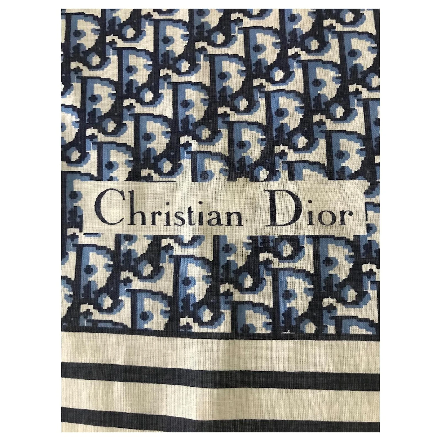 Dior Echarpes Blanc Bleu 3 Dior Echarpes Blanc Bleu – Image 3