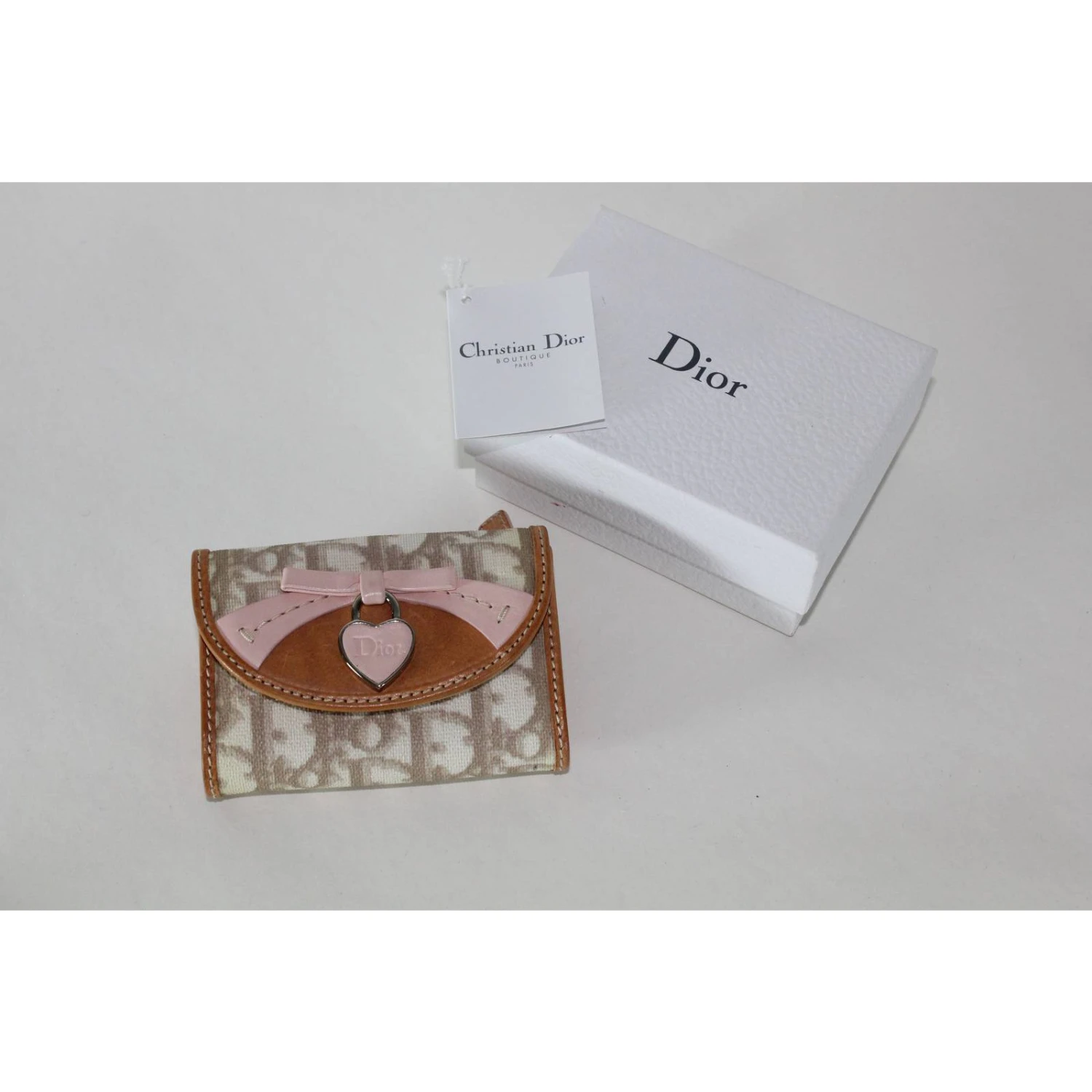 Christian Dior Étui Porte Clés Rose Caramel 4 Christian Dior Étui Porte Clés Rose Caramel – Image 4