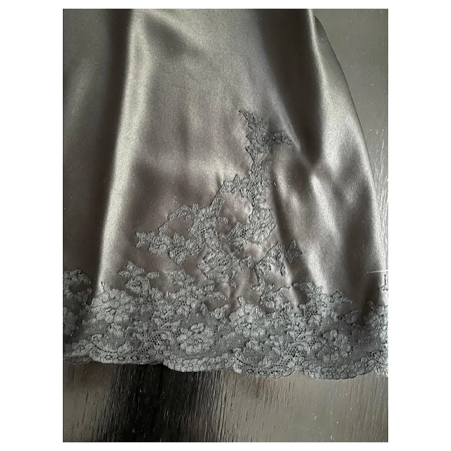 Christian Dior Jupe En Soie Défilé Dior X Galliano AH 97/98 Noir 3 Christian Dior Jupe En Soie Défilé Dior X Galliano AH 97/98 Noir – Image 3