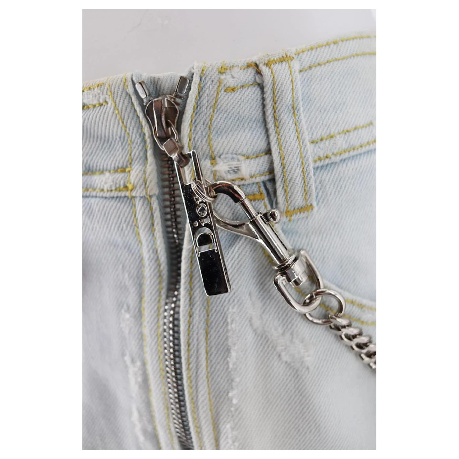 Christian Dior Par John Galliano Du Printemps été 2004 Collection Gris 2 Christian Dior Par John Galliano Du Printemps été 2004 Collection Gris – Image 2