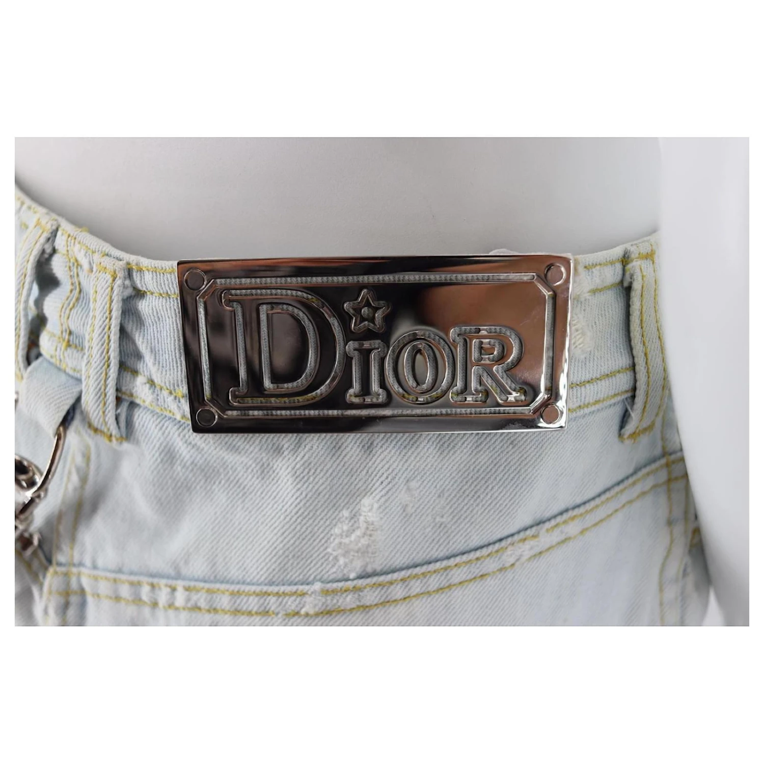 Christian Dior Par John Galliano Du Printemps été 2004 Collection Gris 7 Christian Dior Par John Galliano Du Printemps été 2004 Collection Gris – Image 7