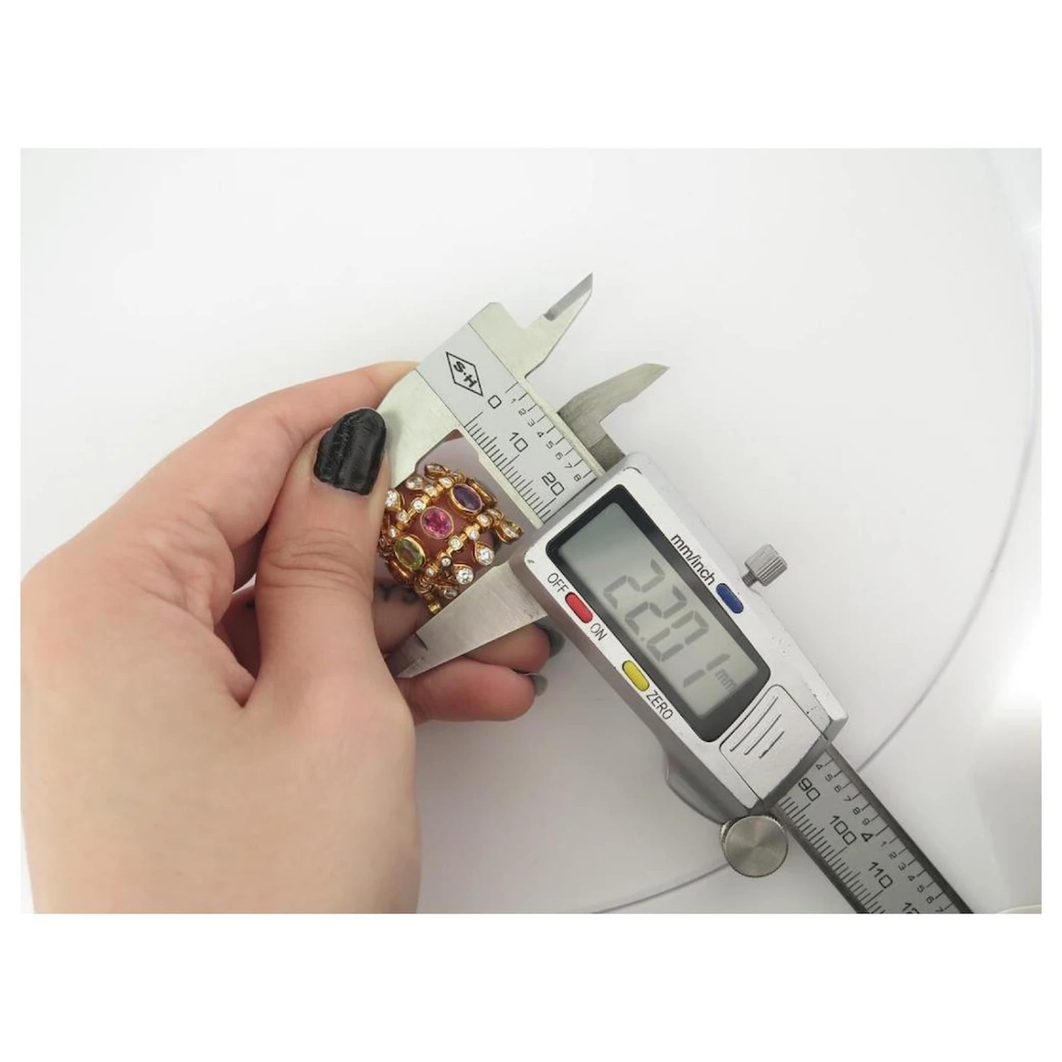 BAGUE DIOR JOAILLERIE QUATRE EPICES OR 18K DIAMANTS 8 PIERRES 4.9 CT RING Doré 8 BAGUE DIOR JOAILLERIE QUATRE EPICES OR 18K DIAMANTS 8 PIERRES 4.9 CT RING Doré – Image 8