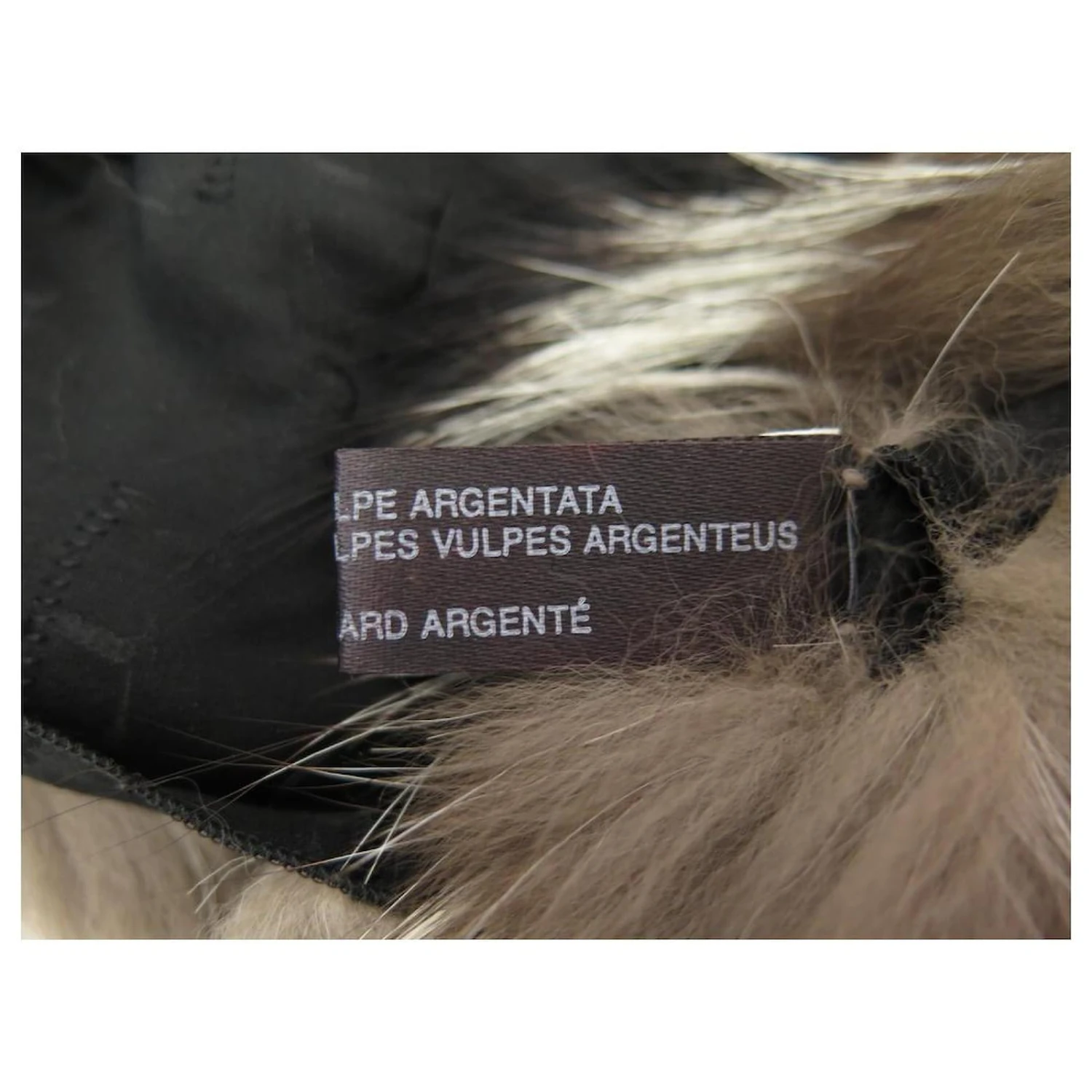 NEUF FOULARD CHRISTIAN DIOR ETOLE EN FOURRURE DE RENARD ARGENTE FOX FUR SCARF Marron 4 NEUF FOULARD CHRISTIAN DIOR ETOLE EN FOURRURE DE RENARD ARGENTE FOX FUR SCARF Marron – Image 4