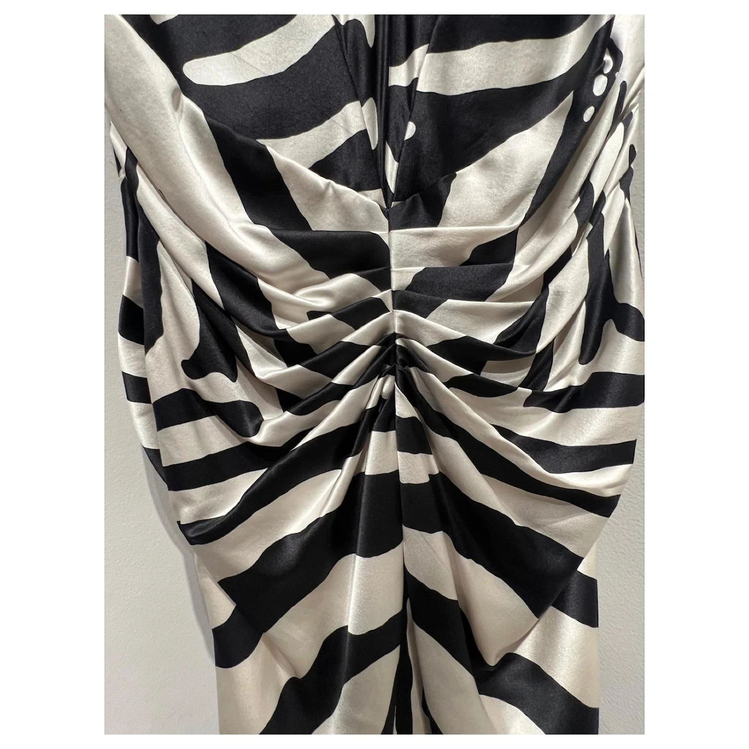 Christian Dior Robes Noir Blanc 2 Christian Dior Robes Noir Blanc – Image 2