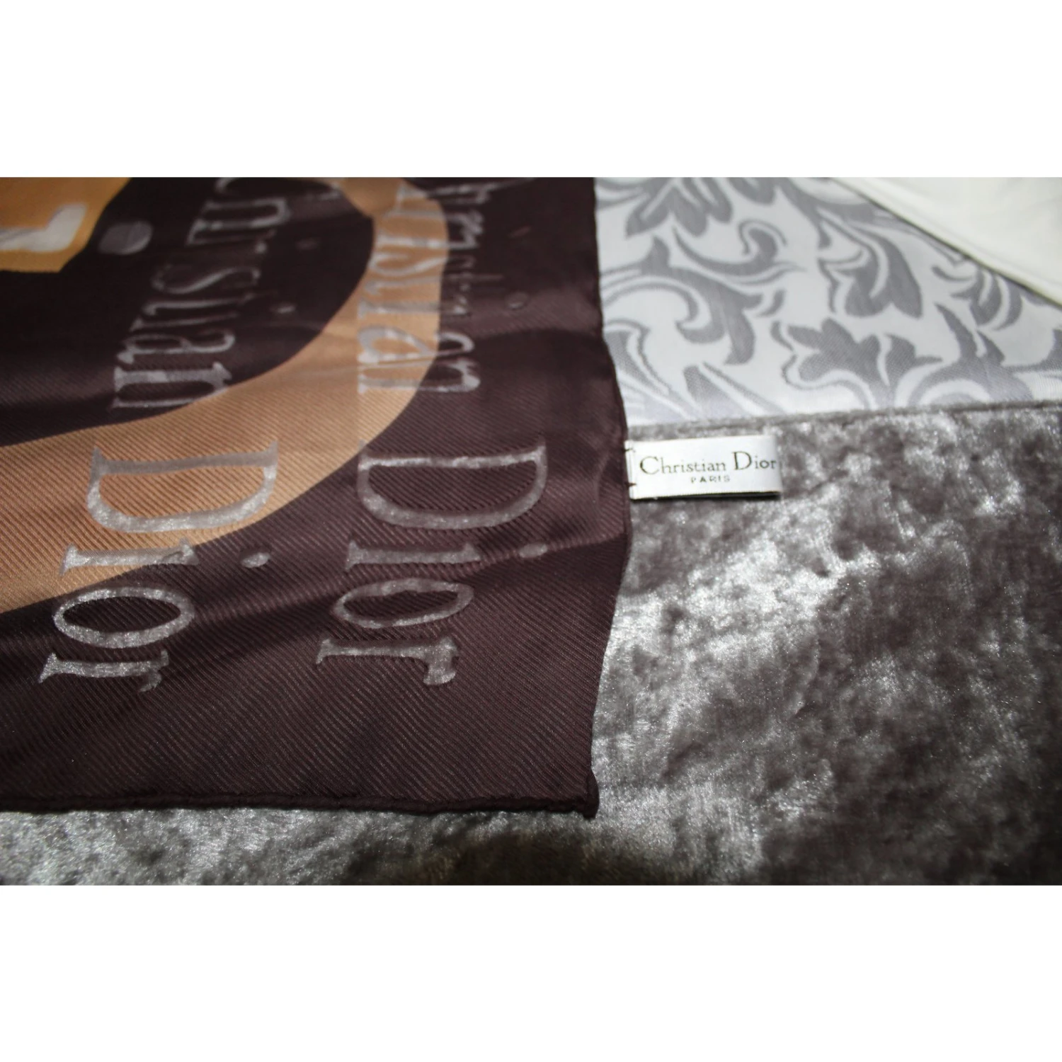 Christian Dior Foulard Marron 4 Christian Dior Foulard Marron – Image 4
