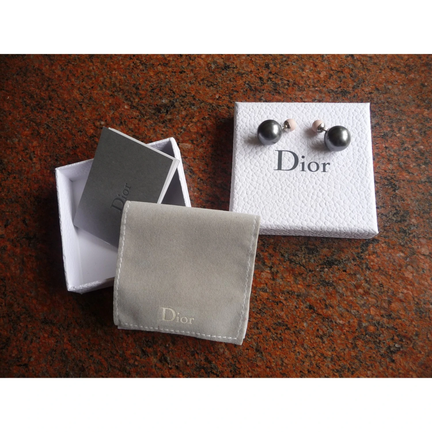 Dior Boucles D'oreille Gris Anthracite 3 Dior Boucles D'oreille Gris Anthracite – Image 3