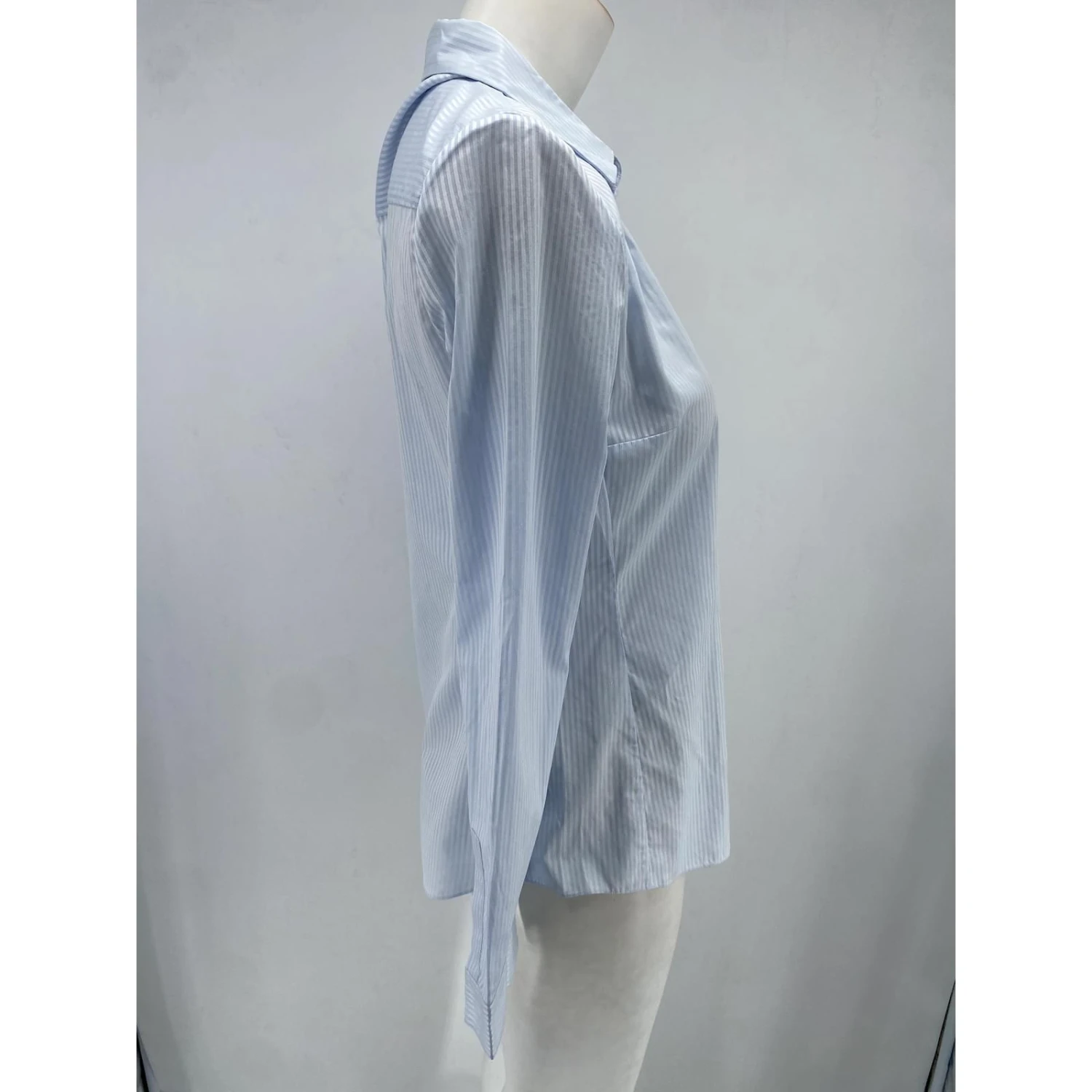 Hauts DIOR T.fr 42 Cotton Bleu 4 Hauts DIOR T.fr 42 Cotton Bleu – Image 4