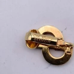 Christian Dior Boucles D'oreilles Vintage à Clip Avec Logo CD En Métal Doré 7 Christian Dior Boucles D'oreilles Vintage à Clip Avec Logo CD En Métal Doré -Outlet Élégance DIOR 855180 4