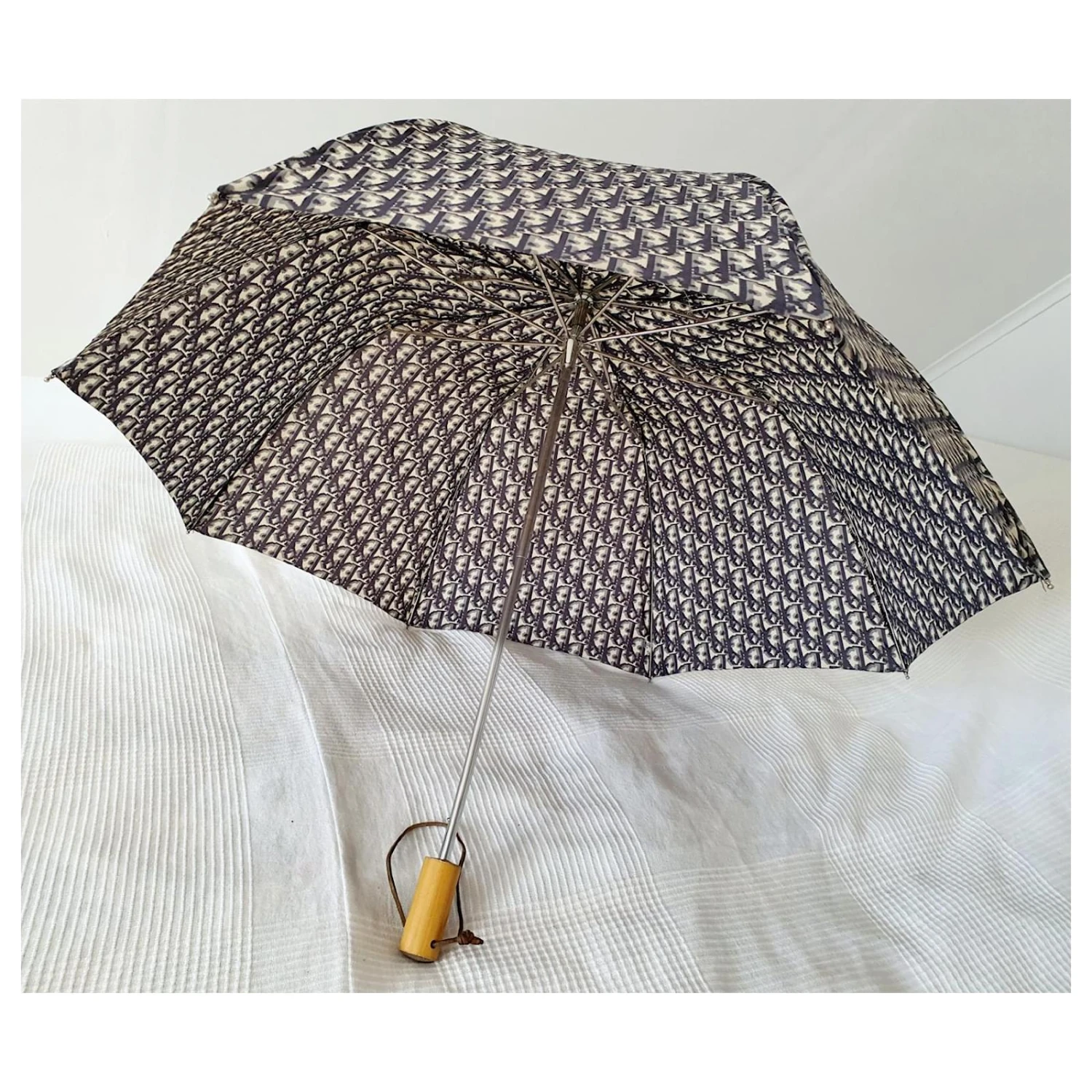 Parapluie Diorissimo Vintage Christian Dior Bleu 4 Parapluie Diorissimo Vintage Christian Dior Bleu – Image 4