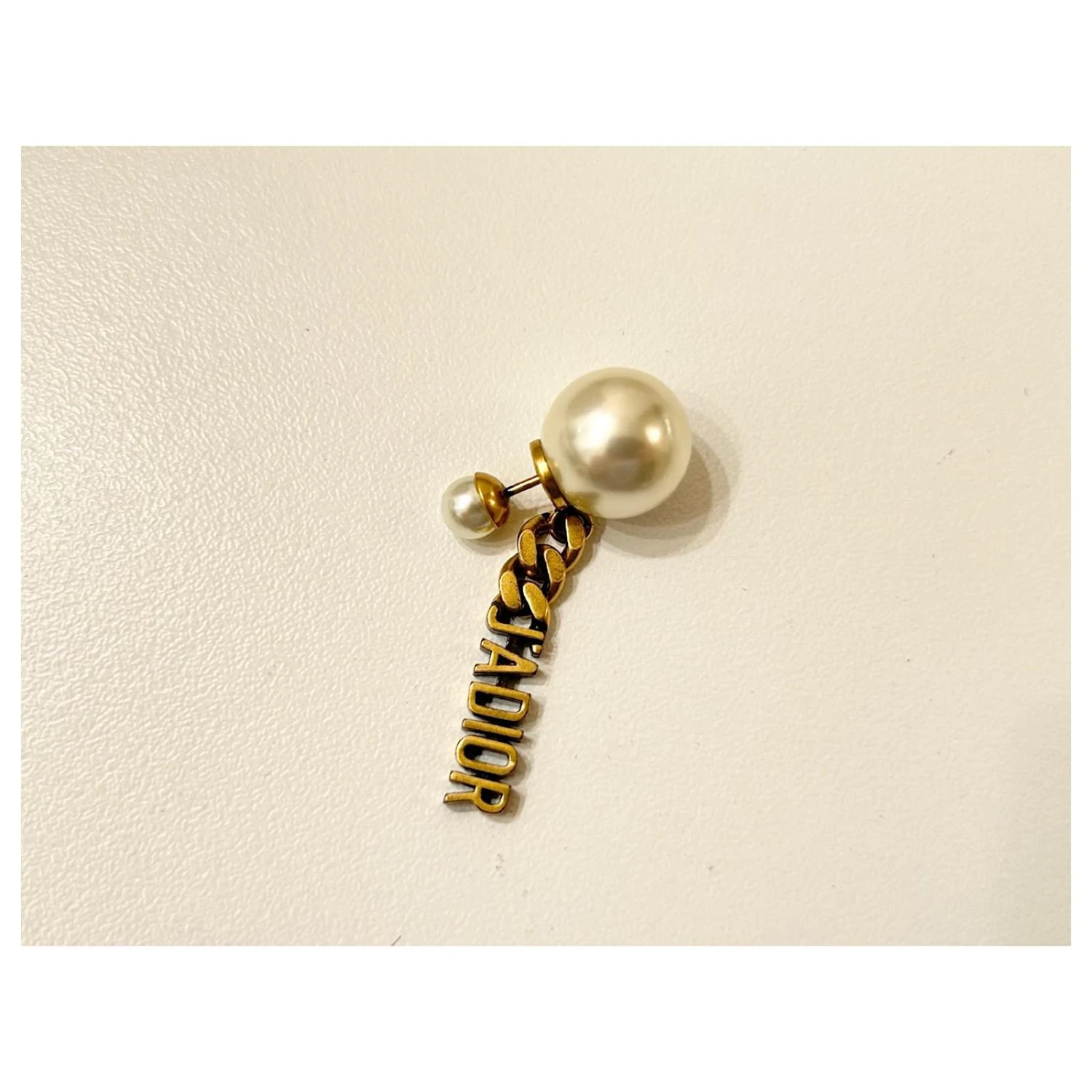 Dior Boucles D'oreilles Blanc 2 Dior Boucles D'oreilles Blanc – Image 2