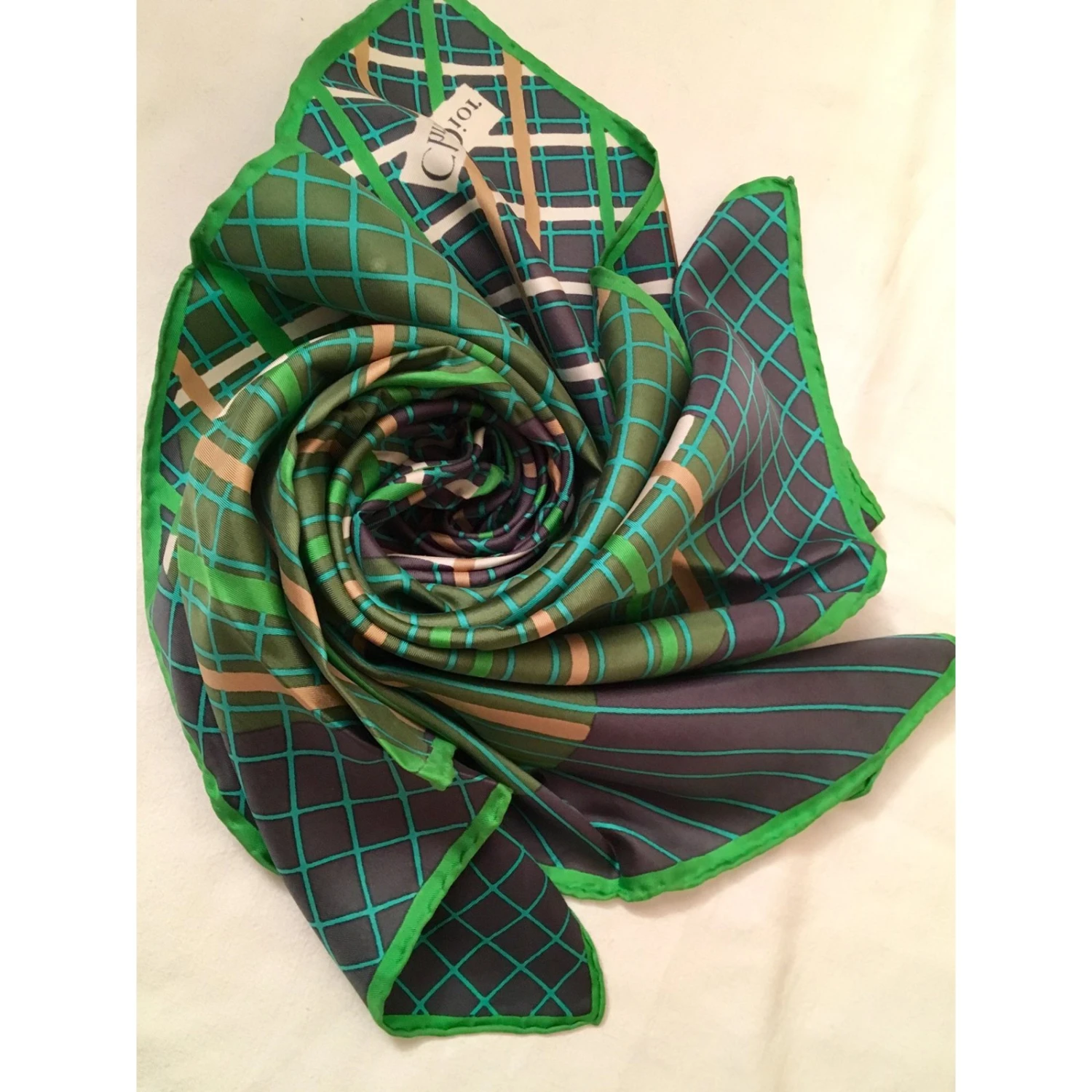 Christian Dior Carré Soie 76 Cm Vert Foncé 3 Christian Dior Carré Soie 76 Cm Vert Foncé – Image 3