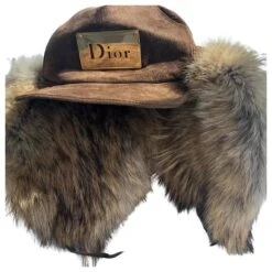 Christian Dior Dior Galliano Printemps 2002 Casquette Street Chic Chapeau D'hiver En Fourrure De Coyote Christian Marron